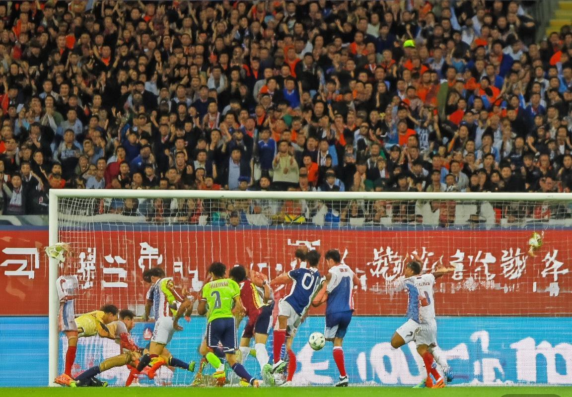 2017中超申花VS泰达巅峰对决：激情碰撞与战术对决回顾